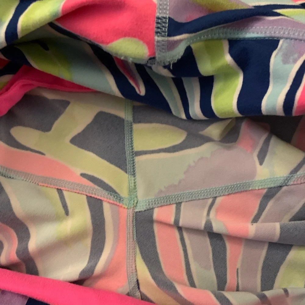 Lilly Pulitzer Luxletic leggings. Large, preloved - Picture 6 of 7